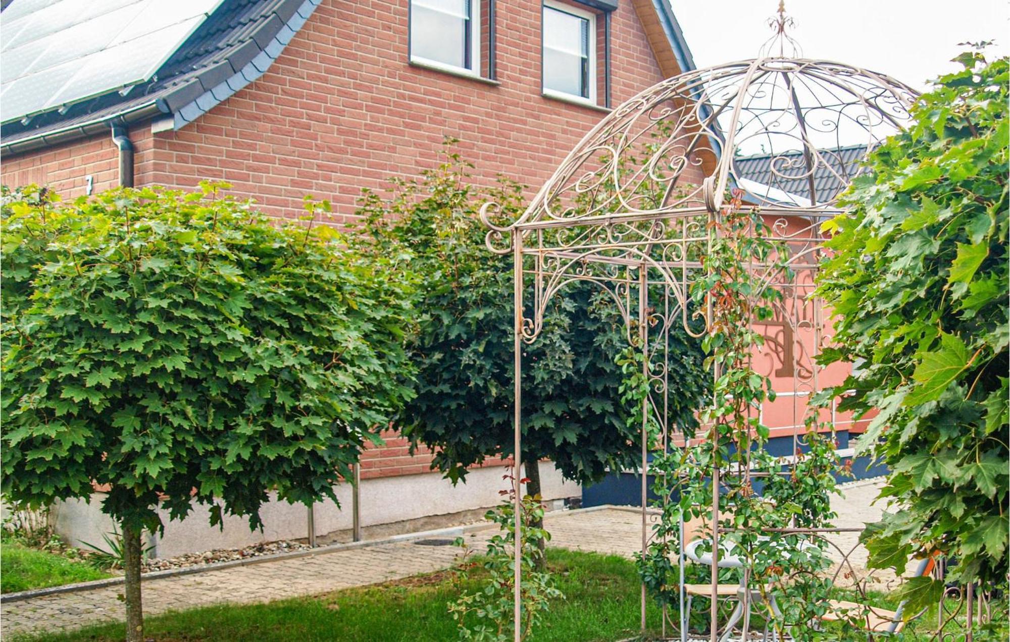 3 Bedroom Beautiful Home In Neubrandenburg Zewnętrze zdjęcie